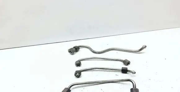 Fuel injector supply line/pipe