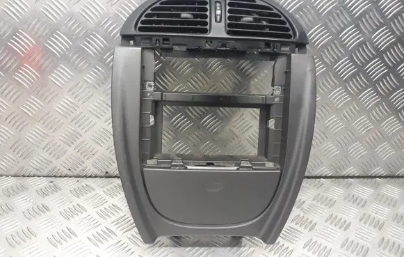 Citroen C5 Radio/GPS head unit trim 963261727A