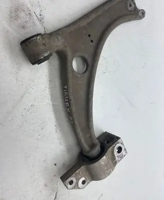 Volkswagen Tiguan Front lower control arm/wishbone