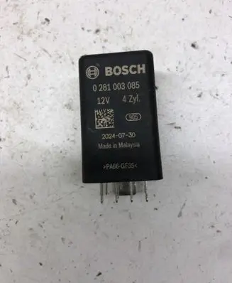 Audi A6 S6 C6 4F Glow plug pre-heat relay 0281003085