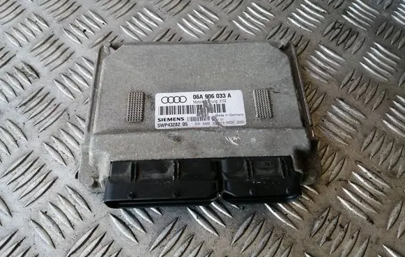 Audi A3 S3 8L Engine control unit/module 06A906033A 5WP4328205