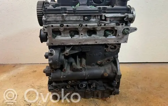 Volkswagen PASSAT B8 Engine CRL