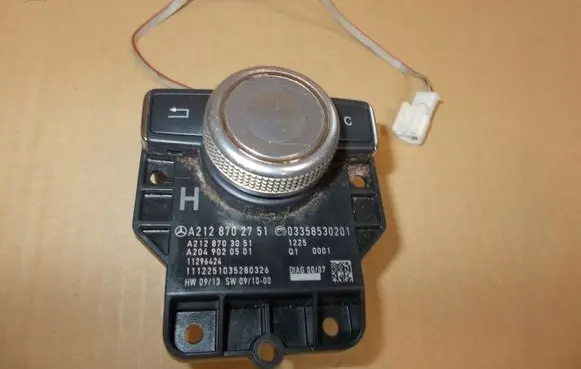 Mercedes-Benz E W212 Head unit multimedia control 2128702751