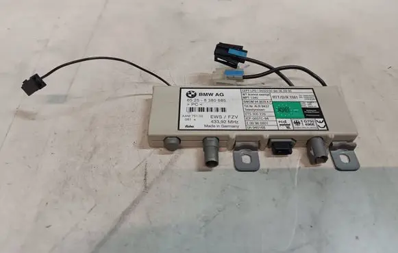 BMW 5 E39 Aerial antenna amplifier 8380685
