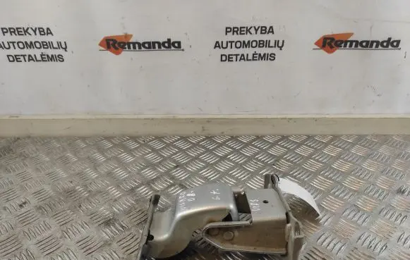 Opel Vivaro Rear door upper hinge 527428 57854
