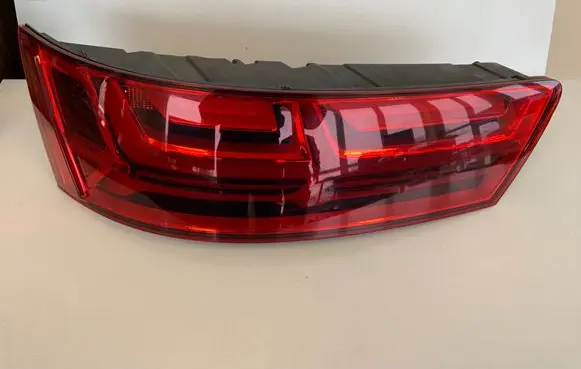 Audi Q7 4M Tailgate rear/tail lights 4M0945093D