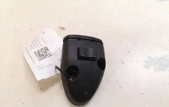 Nissan Primera Steering wheel buttons/switches 25552BN800 0723RA