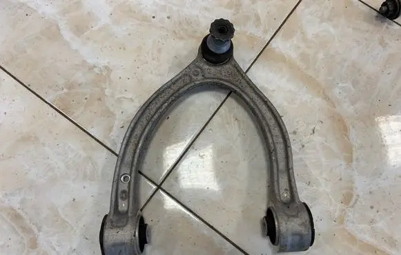 Mercedes-Benz C W205 Front lower control arm/wishbone