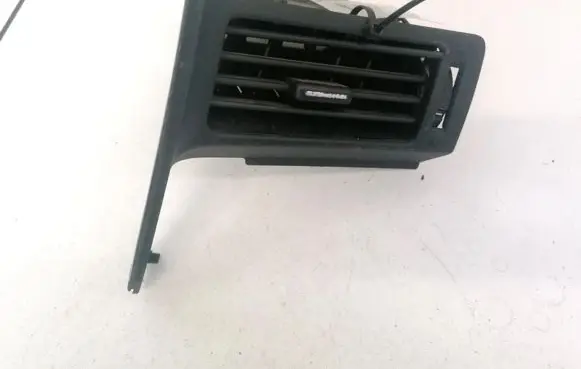 Toyota Verso Dash center air vent grill 556800F030 55680-0F030