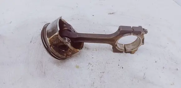 Ford S-MAX Piston with connecting rod