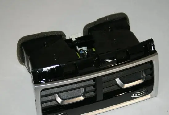 BMW 7 G11 G12 Dash center air vent grill 930174512