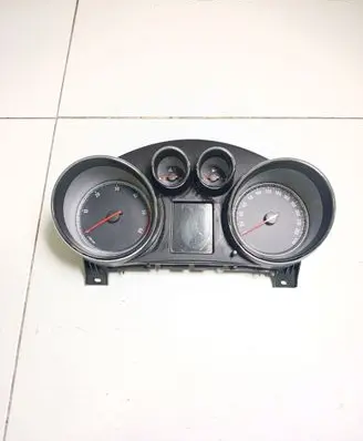 Opel Insignia A Speedometer (instrument cluster) 13327313 365903926 A2C53370221