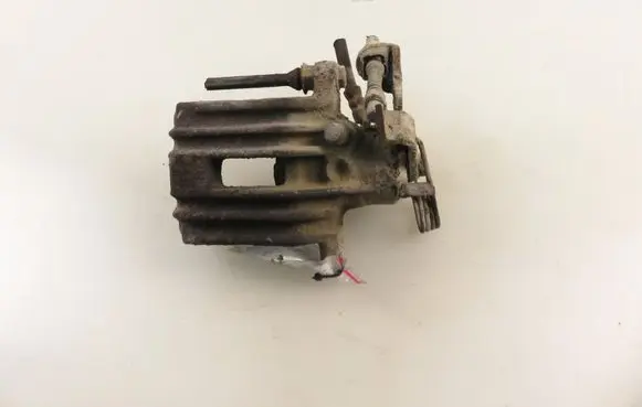 Volkswagen PASSAT B5 Rear brake caliper