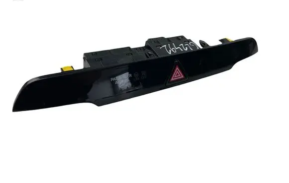 Hyundai Tucson TL Hazard light switch 93700D7000