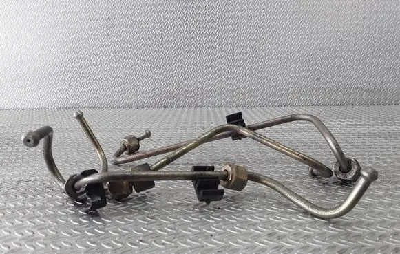Fuel injector supply line/pipe
