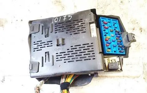 Renault Megane I Fuse box set 7703397911 1096046