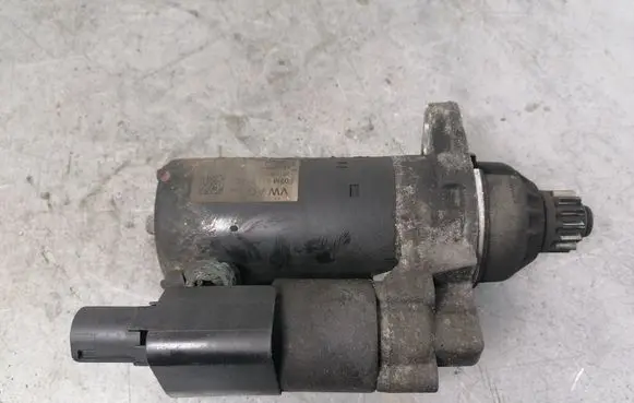 Volkswagen PASSAT CC Starter motor 02M911024C
