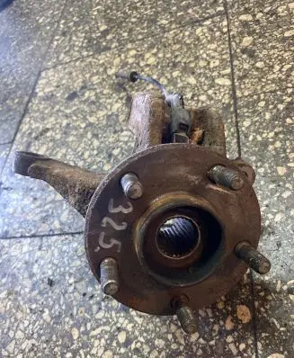 Ford Mondeo Mk III Front wheel hub