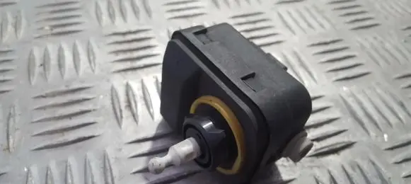 Chrysler Neon II Headlight level adjustment motor 
