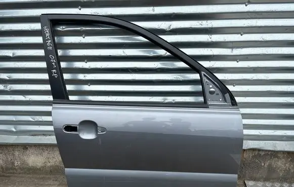 KIA Sportage Front door