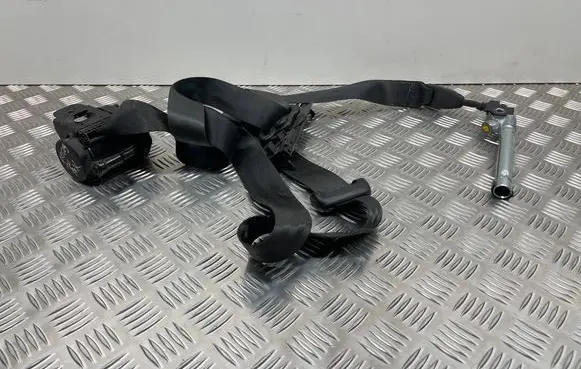 Ford Focus Front seatbelt DM5161295DFW