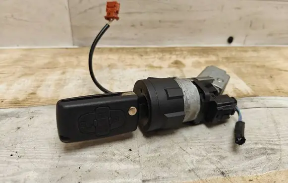 Peugeot 807 Ignition lock 36353100
