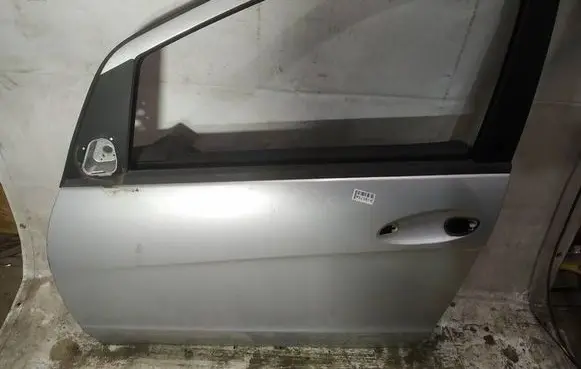 Mercedes-Benz A W169 Front door pilkos