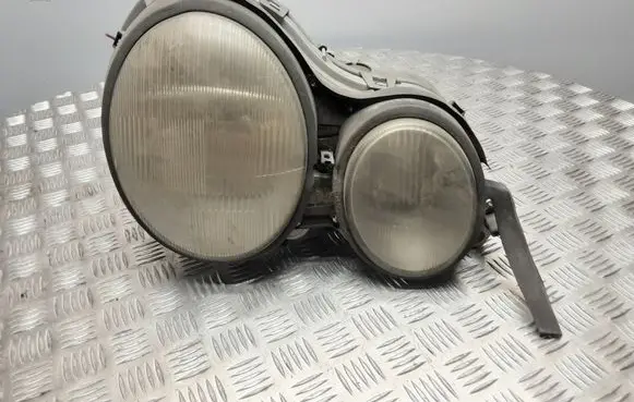 Mercedes-Benz E W210 Headlight/headlamp 144870