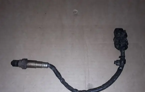 KIA Carens I Lambda probe sensor 0281004087 393502A400 1928404687