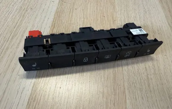 Skoda Rapid (NH) Cruise control switch 5JA927132AQ