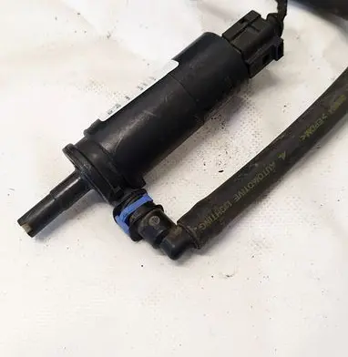 Skoda Yeti (5L) Headlight washer pump 3B7955681