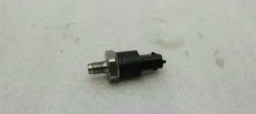BMW X5 E53 Fuel pressure sensor 7812345