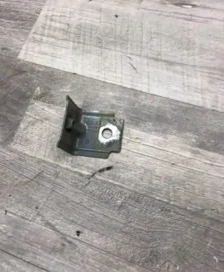 Volkswagen PASSAT B8 Fender mounting bracket 3B0809471