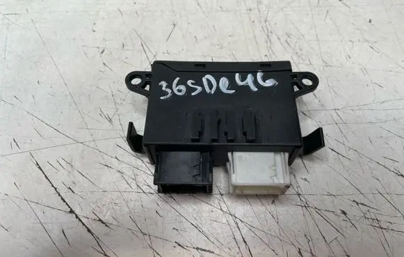 BMW 3 E46 Wing mirror control module 6916054 110187 05021815
