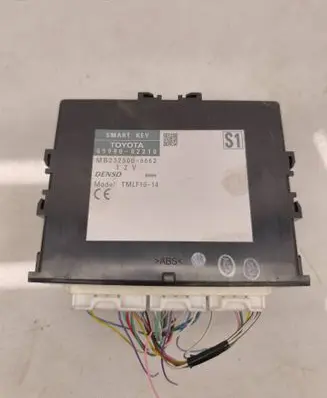 Toyota Auris E180 Keyless (KESSY) go control unit/module 8999002210