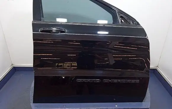 Jeep Grand Cherokee Front door 