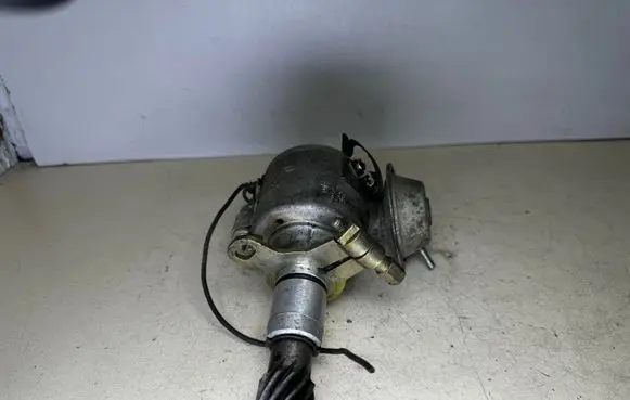 Ford Fiesta Spark distributor 0231170328 84BF12100HA