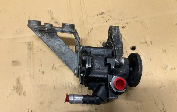 BMW 5 E60 E61 Power steering pump
