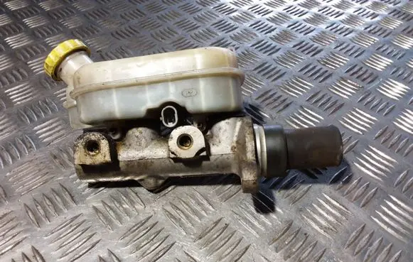 Chrysler Town & Country IV Master brake cylinder P04721447AB