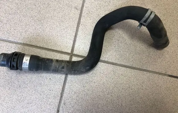 Ford Galaxy Engine coolant pipe/hose