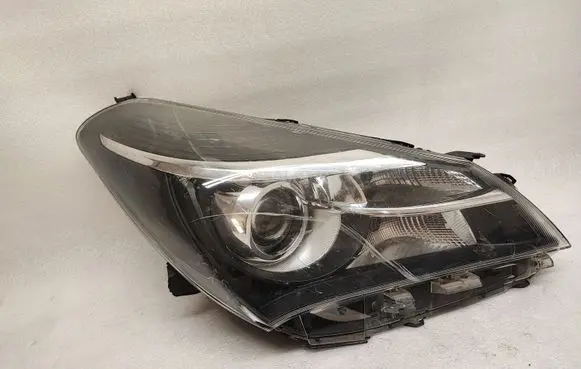 Toyota Yaris Headlight/headlamp