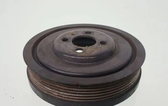 Volkswagen PASSAT B6 Crankshaft pulley 03G105243