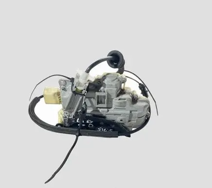 Volkswagen PASSAT B6 Rear door lock 3C4839016A