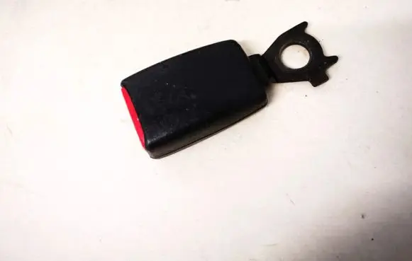 Mitsubishi Grandis Rear seatbelt buckle g3657
