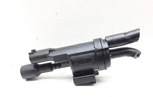 Mercedes-Benz C W204 Turbo solenoid valve 0025401497