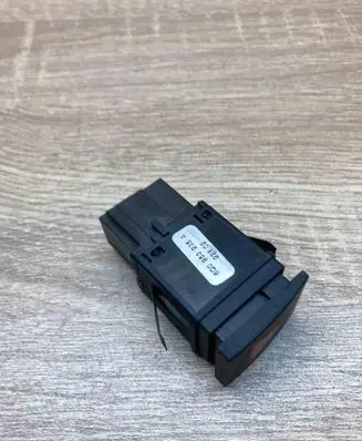 Volkswagen Polo IV 9N3 Hazard light switch 6Q0953235A