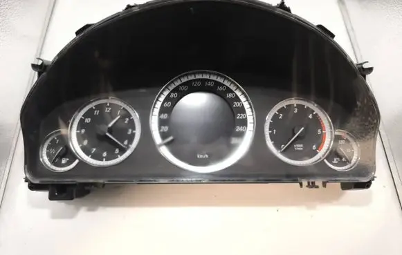 Mercedes-Benz E W212 Speedometer (instrument cluster) A2129002509 A2049022702 A2129011800