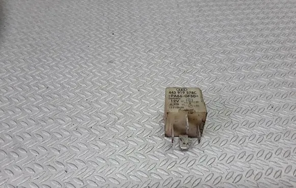Volkswagen PASSAT B5 Other relay 443919578C