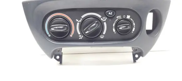 Renault Megane I Climate control unit 101584