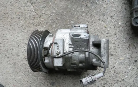 Toyota Hilux (AN10, AN20, AN30) Air conditioning (A/C) compressor (pump) 4472608020